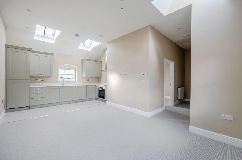 Apartment in Test Valley, West Wellow - View 4