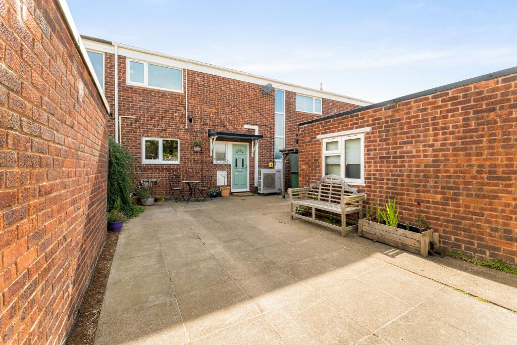 Main image of property: Ashmuir Close, Blacon, CH1