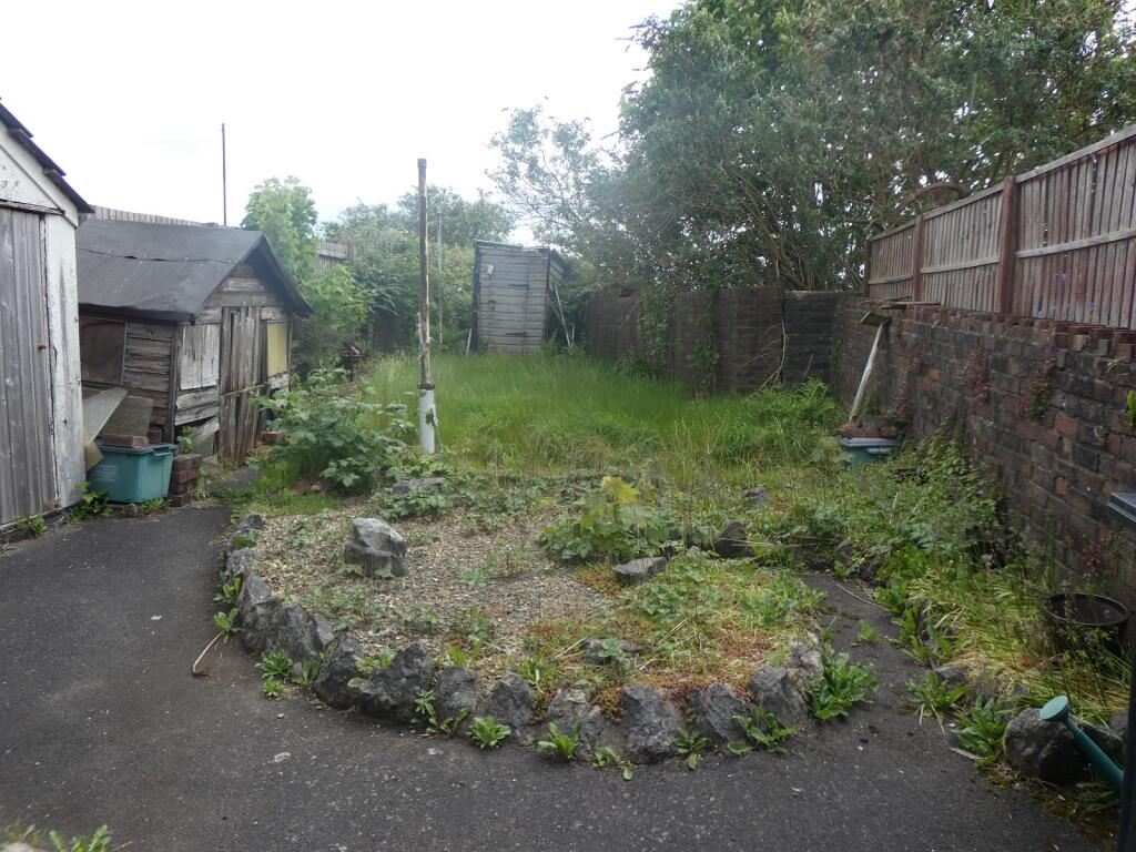 House in Swansea, Coedffranc - View 4