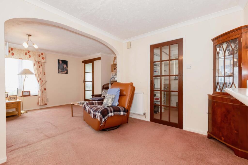 Arun Road, Billingshurst, RH14 - View 6
