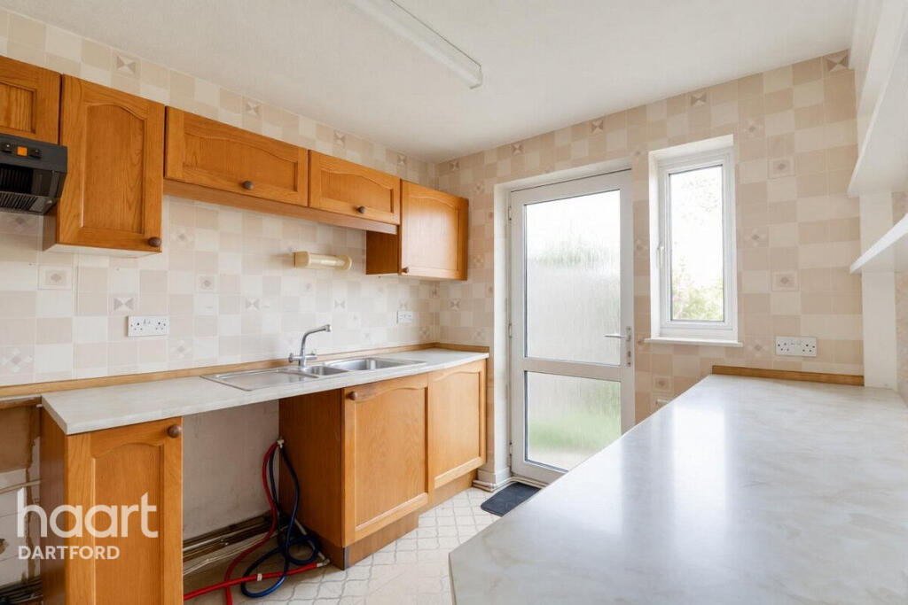 House in Dartford - View 5