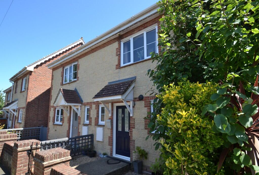 3-bed terraced on Bartletts Close, PO36, £250,000