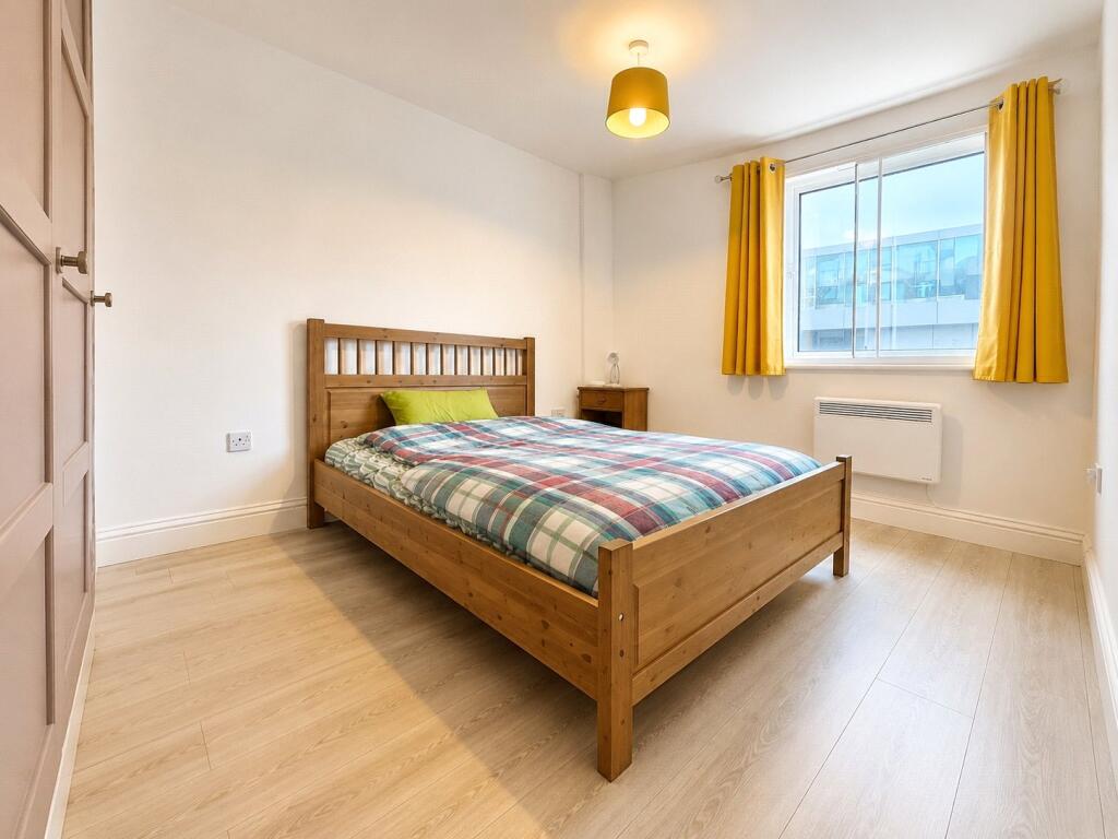 Apartment in Guildford - View 5