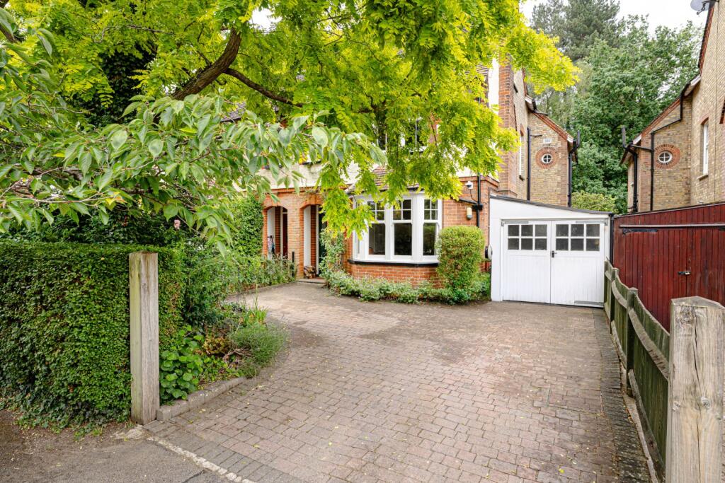 Main image of property: Warwick Road, Bishop's Stortford, Hertfordshire, CM23