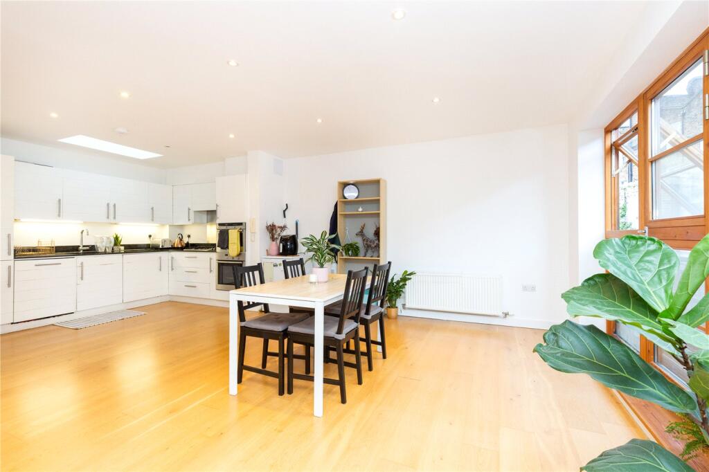 Main image of property: Pied Bull Yard, London, N1