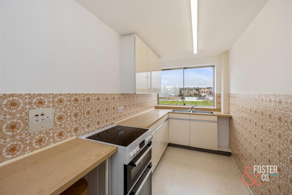 Apartment in Hove, Brighton and Hove - View 5