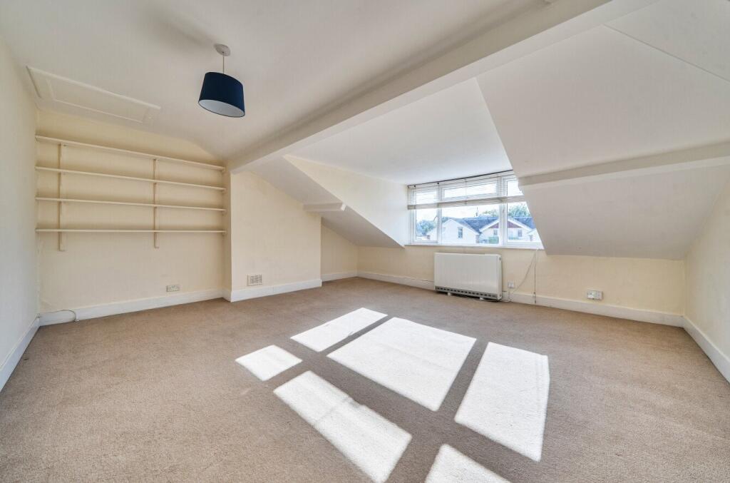 Apartment in Maidenhead, Furze Platt - View 5