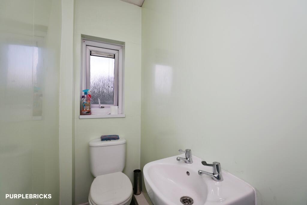 House in Kirklees, West Yorkshire - More