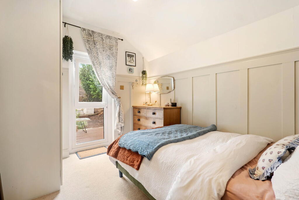 House in Worcester, Worcestershire - View 5