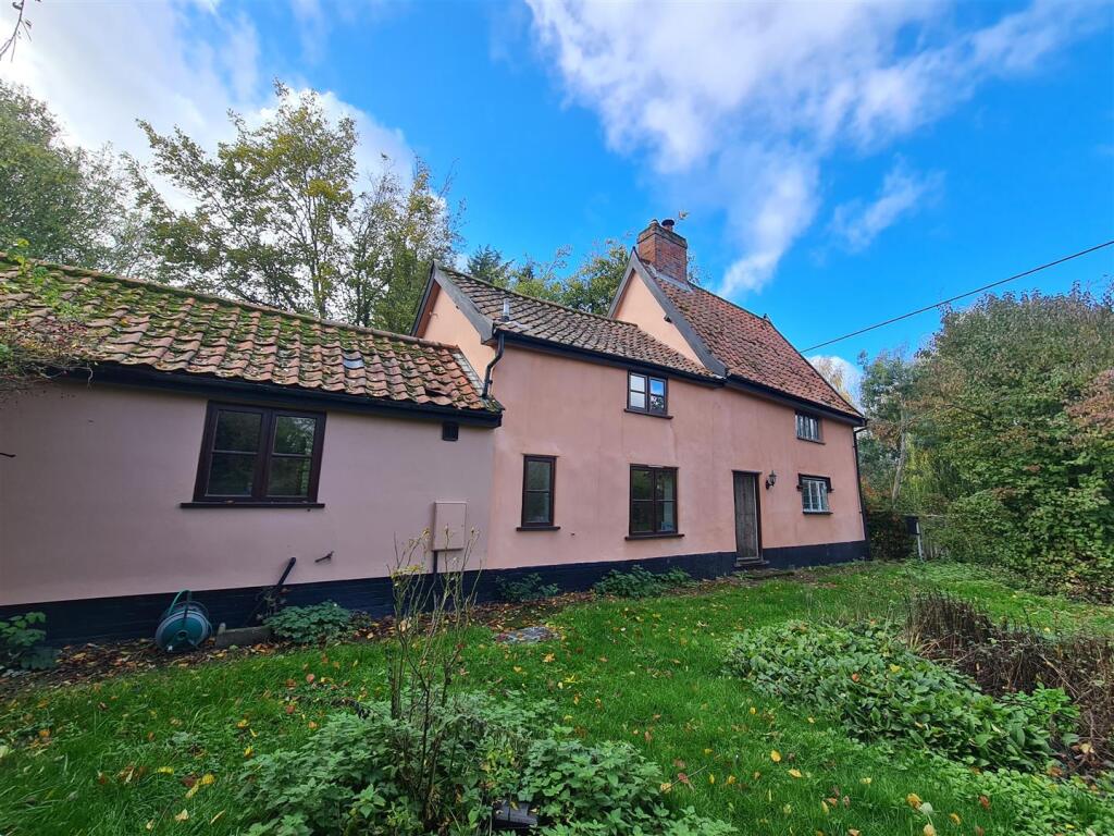 Main image of property: The Old Post Office, 11 Upper Street, Upper Oakley