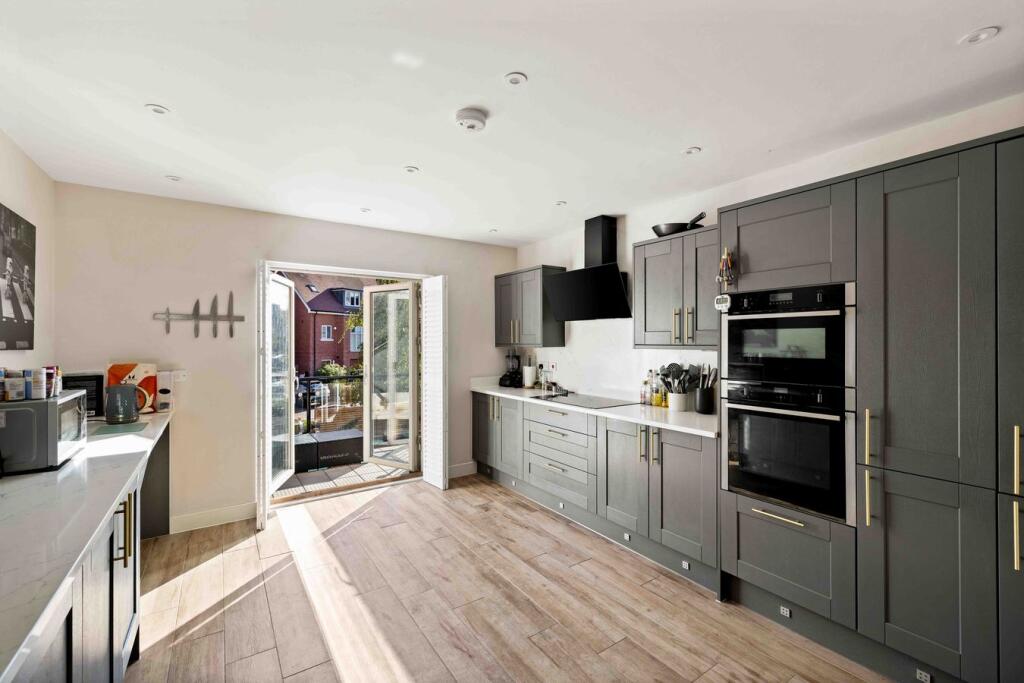 House in Folkestone, Lynwood - View 3