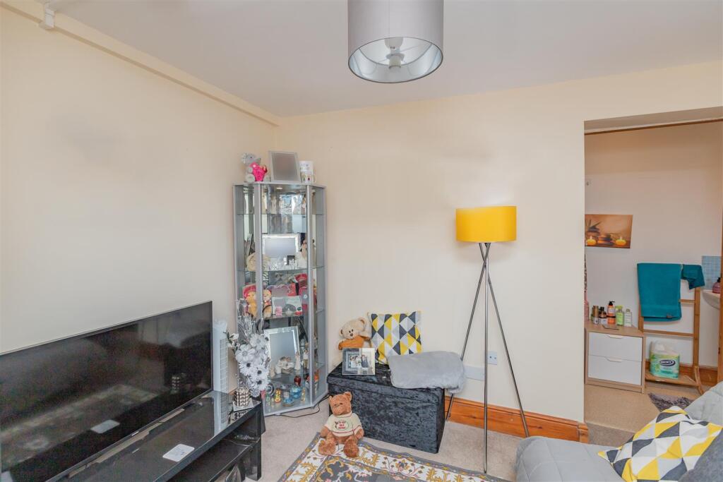 House in Bromsgrove, Worcestershire - More