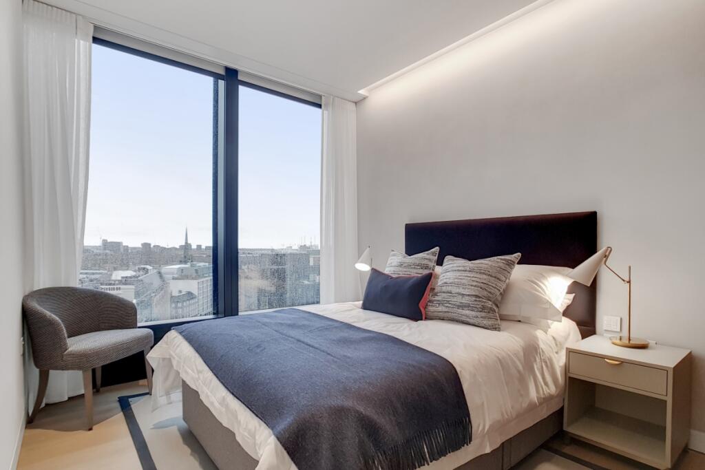 Apartment in London, City of Westminster - View 3