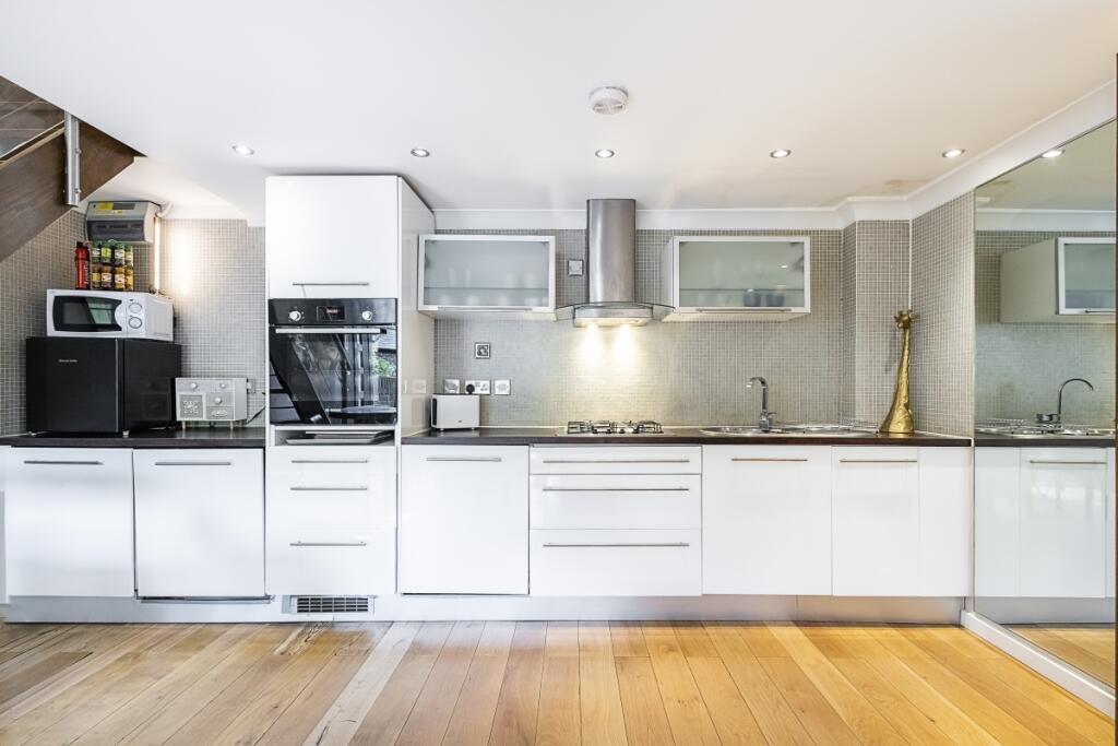 2 bedroom semi-detached house for rent