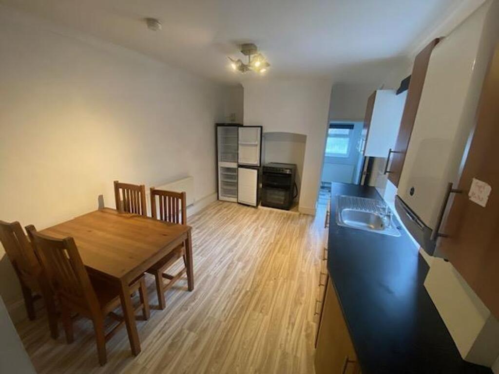 Main image of property: 43 Richards Terrace, Cardiff, CF24