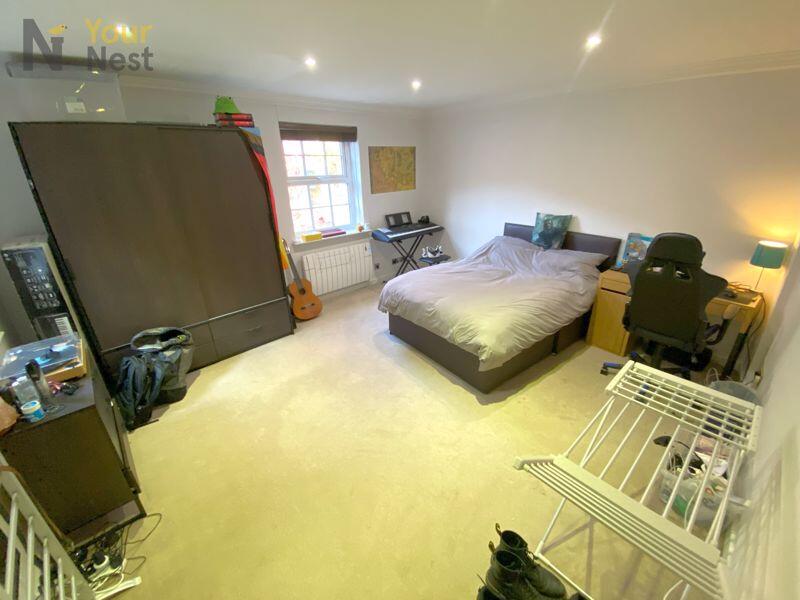 Main image of property: Bedroom 1, Cottage road, Headingley, Leeds, LS6 4DD