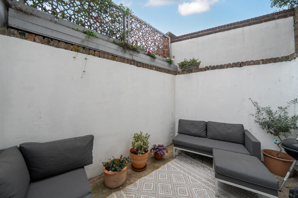 Apartment in London - View 4