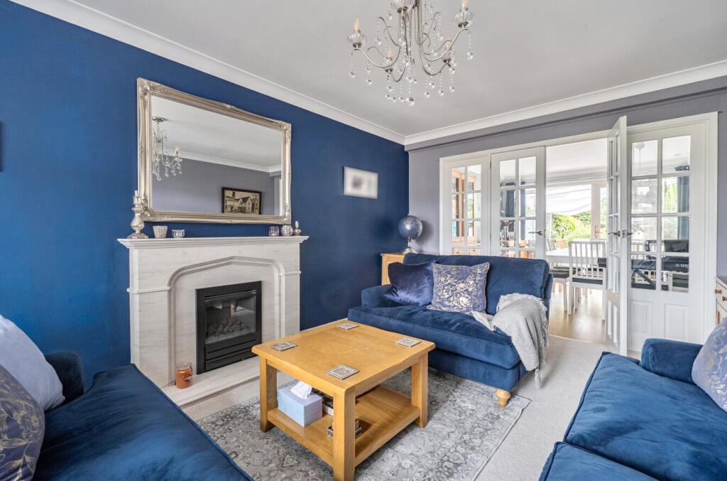 House in Kingston upon Thames - More