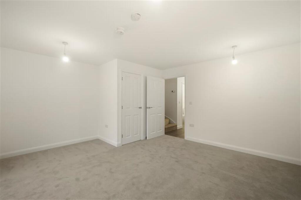 House in Stoke-on-Trent - More