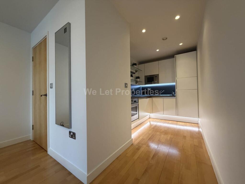 Apartment in Manchester, Castlefield, City Centre - View 5