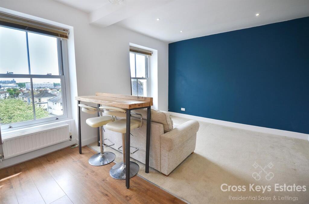 Wyndham Street West, Stonehouse - View 3