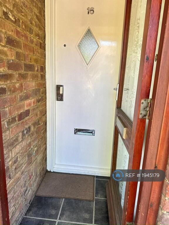 Main image of property: Kings Court, London, E13