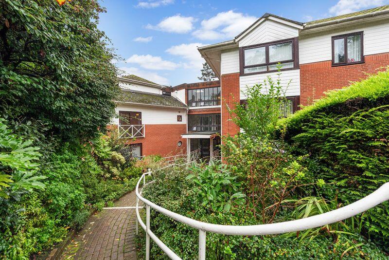 Main image of property: 2 Bedroom Apartment with Parking, Linden Park Road, Tunbridge Wells