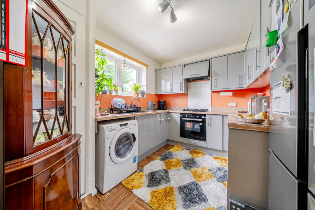 Cotmandene Crescent, Orpington photo 3