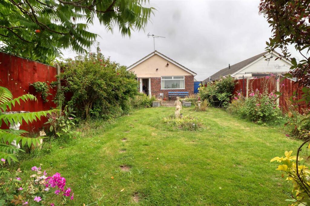 Ipswich Road, Holland on Sea photo 4
