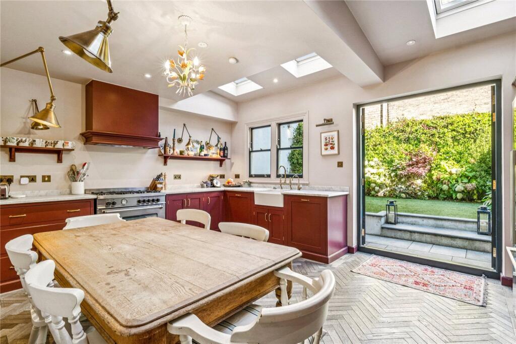 House in London, Summerstown - View 2