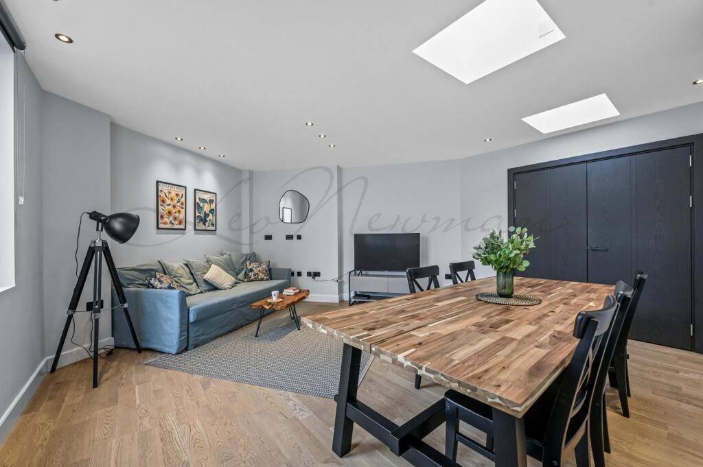 House in London, Maitland Park, Kentish Town - More