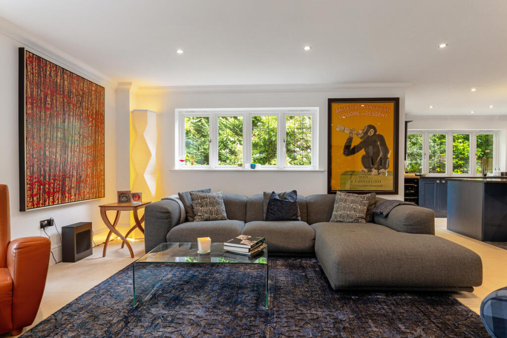 Gregories Road, Beaconsfield, HP9 - More