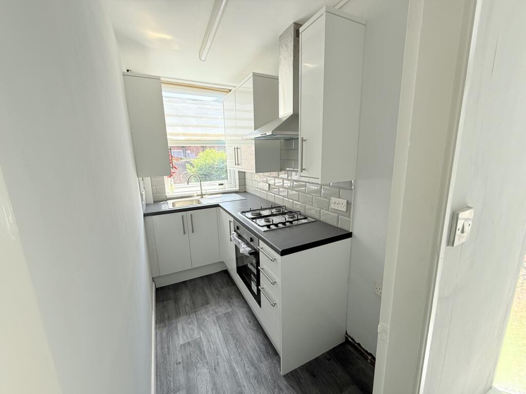 Apartment in Birkenhead, Egerton Park - View 2