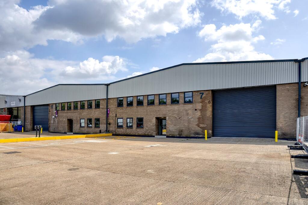 Main image of property: Unit 7 Lakeside Industrial Estate, Lakeside Road, Colnbrook, SL3 0ED