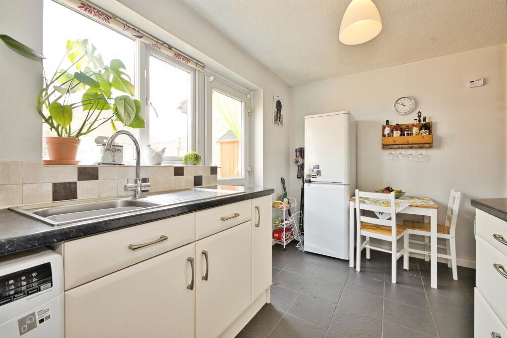 Additional image 7 of Sutton Grange, YEOVIL