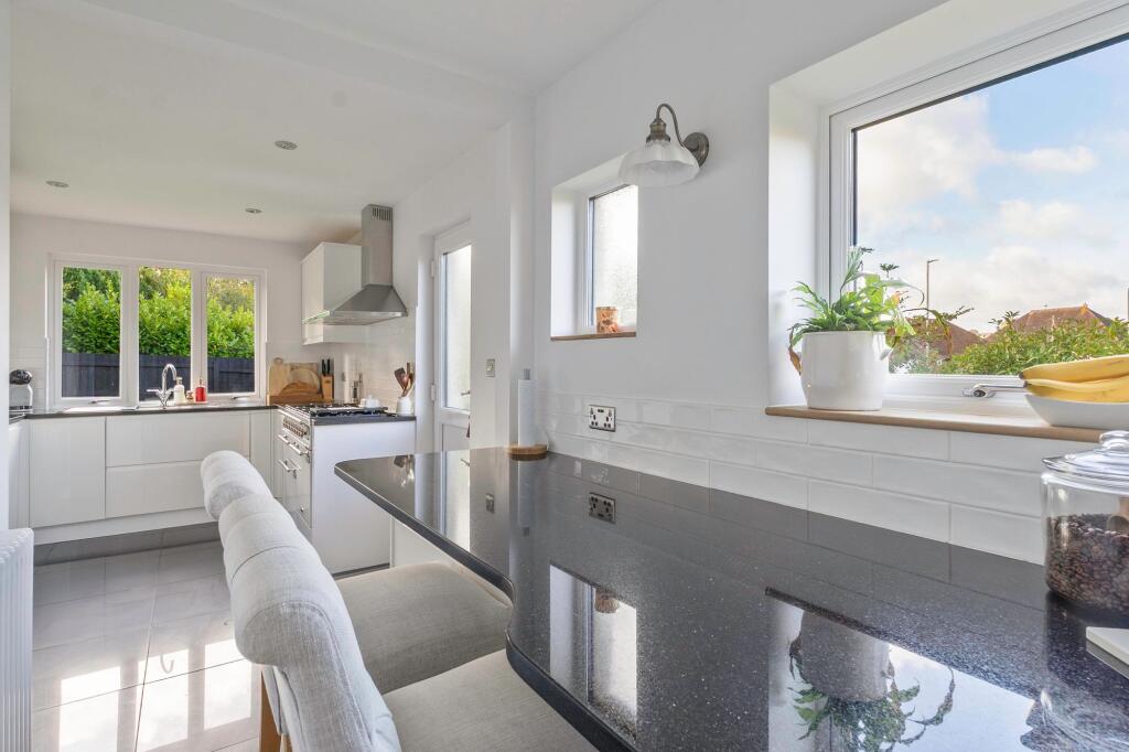 House in Newport - View 2