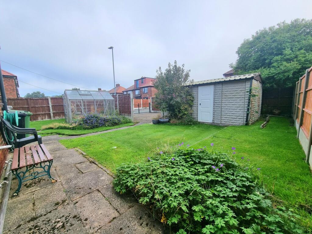 Beech Road, Sale, M33 photo 3