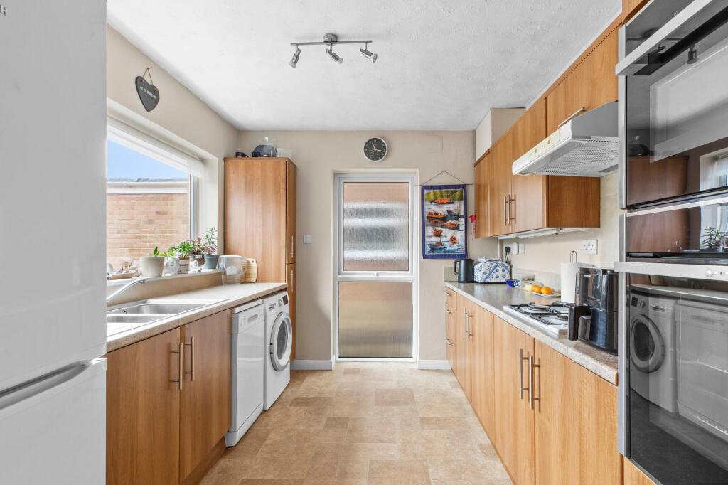 House in Tylers Green, Chepping Wycombe - View 4