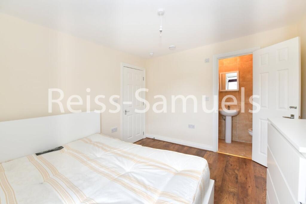 6 bedroom terraced house for rent