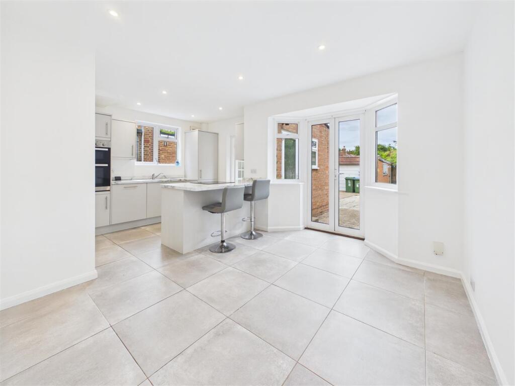 House in Walton-on-Thames, Surrey - More