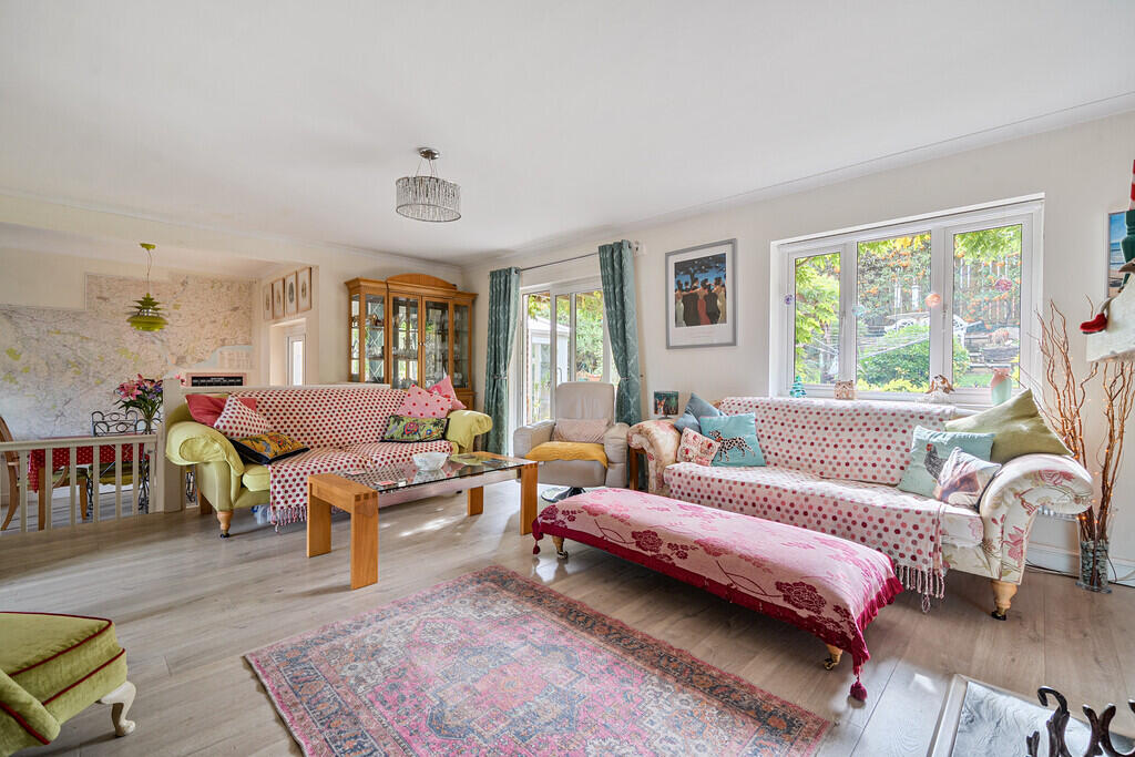 House in Newton Abbot, Chudleigh - More