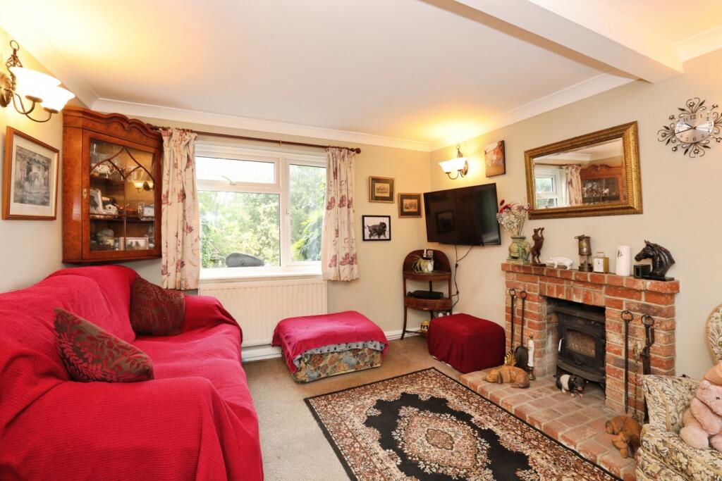 House in Uckfield, High Hurstwood - View 2