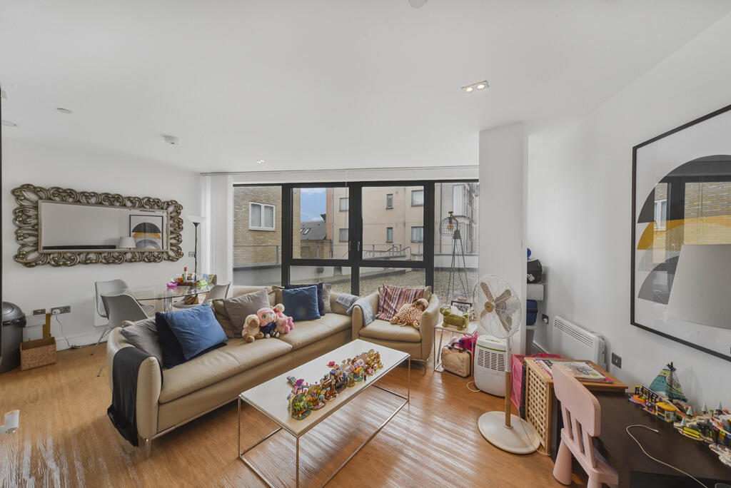 Main image of property: Red Lion Square, Wandsworth High Street, Wandsworth, SW18