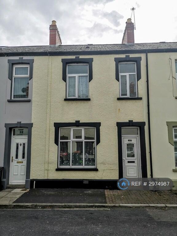 House in Newport - View 2