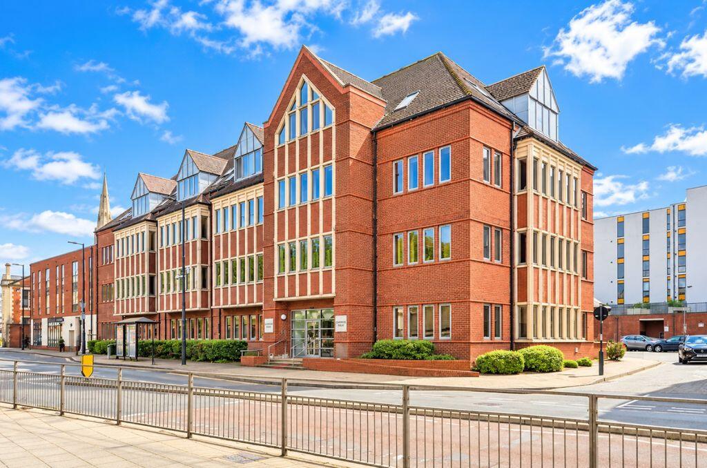 2-bed flat on Horne Lane, Bedford, MK40, £127,500