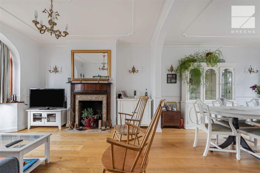 East View, Highams Park photo 3