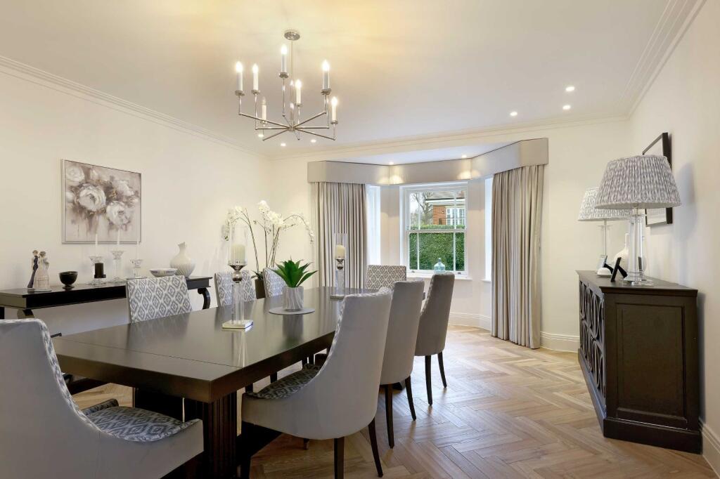 House in Knotty Green, Beaconsfield New Town, Beaconsfield - View 5