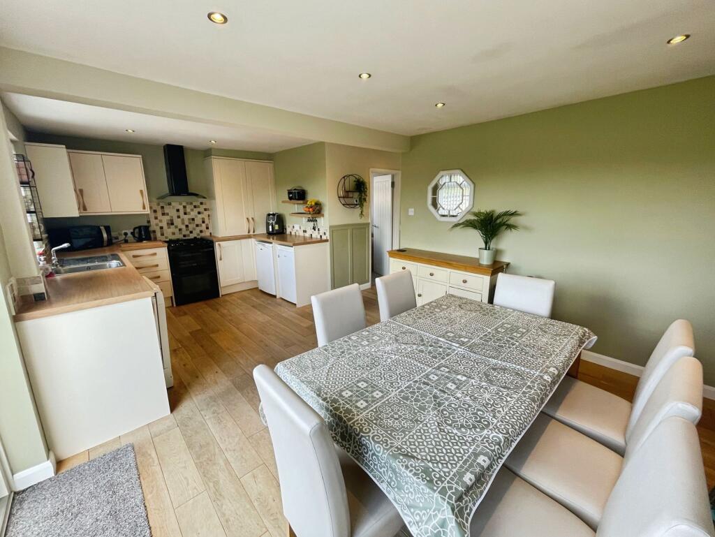 House in Basingstoke and Deane, Basingstoke - View 2