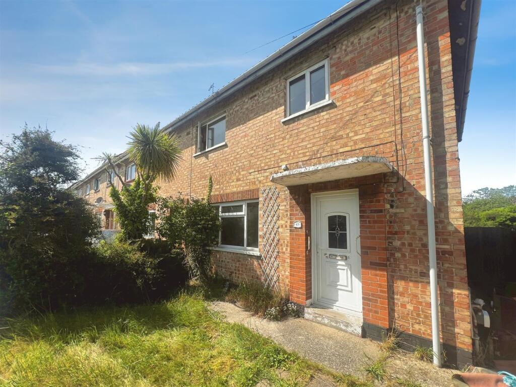 3-bed terraced on Southfield Gardens, Lowestoft, £140,000