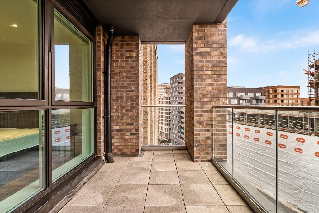 Main image of property: Silvertown Way, London, E16